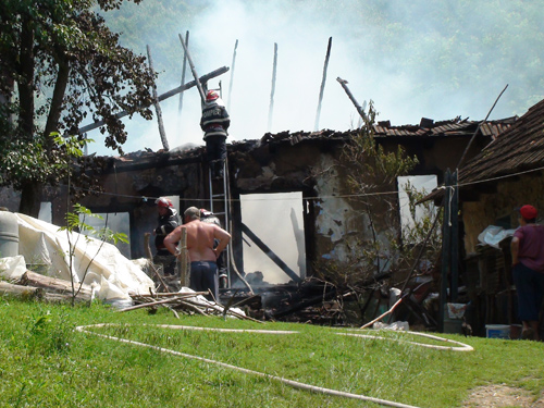 Incendiu Viile Apei (c) eMM.ro